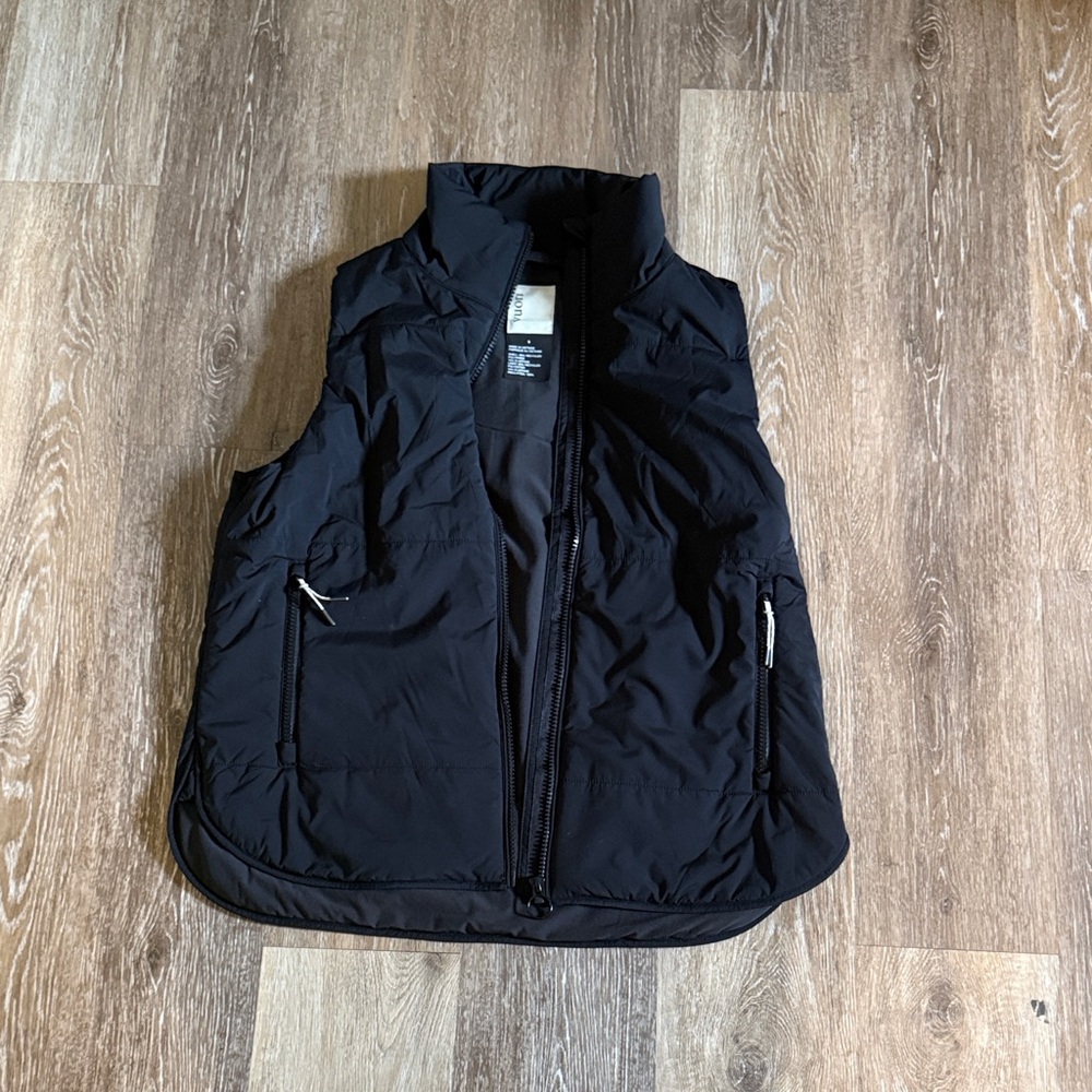 Vuori Black Canyon insulated vest